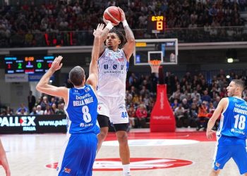 Sasha Grant
al tiro con la Unahotels Reggio Emilia (da facebook.com/pallacanestroreggiana)