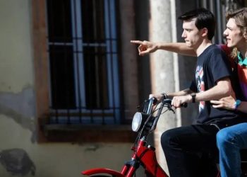 Hanno ucciso l'uomo ragno - La leggendaria storia degli 883, la serie trasmessa da Sky