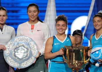 Le finaliste del doppio femmnile al China Open 2024, vinto da Sara Errani e Jasmine Paolini (Foto ANSA)