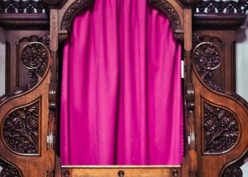 Confessionale in chiesa