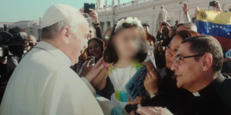 Papa Francesco e don cornet