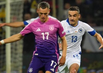 Ivan Basic contrasta Florian Wirtz in Bosnia Germania (Foto ANSA)