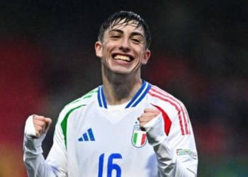 Mattia Mannini esulta con l'Italia U19 (da Facebook)