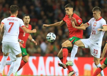 Antonio Silva in azione con il Portogallo (Foto ANSA)