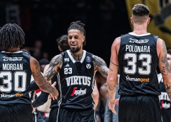 La Virtus Bologna in campo (da facebook.com/VirtusSegafredoBologna)