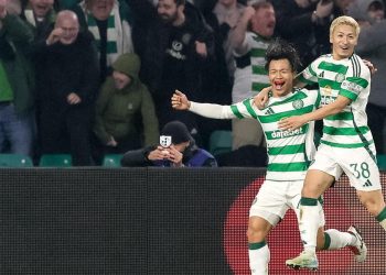 Reo Hatate e Daizen Maeda esultano con il Celtic (Foto ANSA)