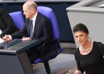 Sahra Wagenknecht e Scholz