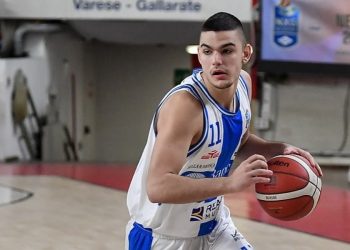 Brian Fobbs con la Dinamo Sassari (da facebook.com/dinamosassariofficial)