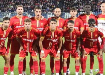 L'Acr Messina schierato in Serie C (da facebook.com/PianetaMessina)