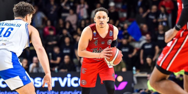 Colbey Ross con l'Allianz Trieste (da facebook.com/pallacanestrotrieste)