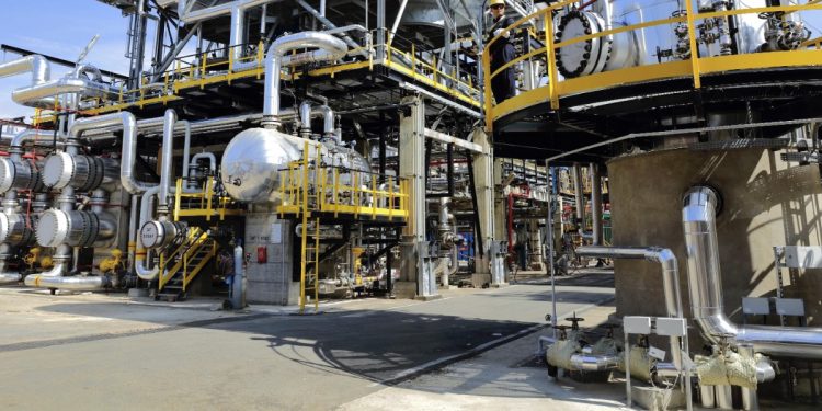 La bioraffineria Eni di Gela (Ansa)