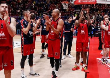 L'Olimpia Milano ringrazia i suoi tifosi (da facebook.com/OlimpiaMilano1936)