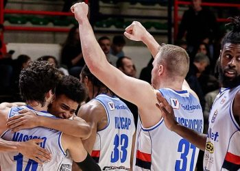 L'esultanza della NutriBullet Treviso (da facebook.com/trevisobasket)