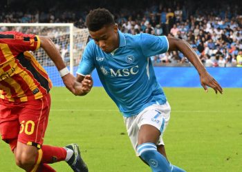 David Neres in azione in Napoli Lecce (Foto ANSA)