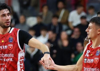 Davide Alviti e Matteo Librizzi con la Openjobmetis Varese (da facebook.com/pallvarese)