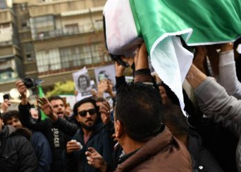 Siria, Damasco. Funerale dell'attivista Mazen al Hamada, ritrovato nel carcere di Saydnaya (Ansa)