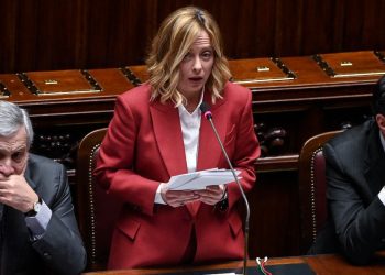 Meloni con Tajani e Giorgetti alla Camera