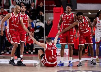 L'Olimpia Milano in campo (da facebook.com/OlimpiaMilano1936)
