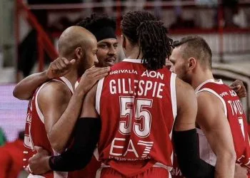 Il gruppo dell'Olimpia Milano (da facebook.com/OlimpiaMilano1936)