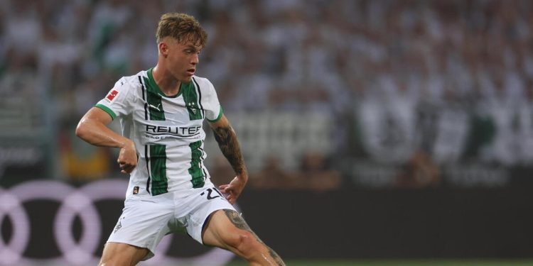 Luca Netz con il Borussia Monchengladbach (Foto ANSA)