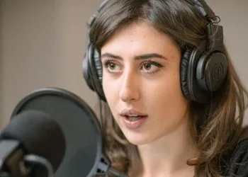 La giornalista italiana Cecilia Sala, in una foto diffusa il 27 dicembre 2024. ANSA/ CHORA MEDIA