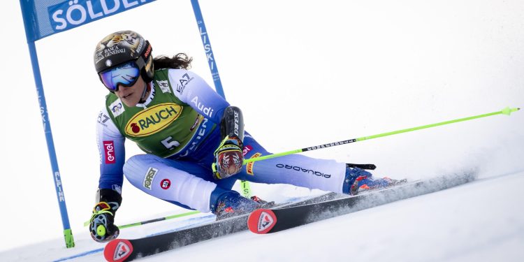 Federica Brignone in azione in gigante (Ansa, 2024)