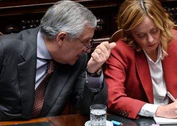 Giorgia Meloni (d.), presidente del Consiglio, con Antonio Tajani, ministro degli Esteri (Ansa)