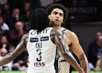 Myles Cale e Anthony Lamb con la Dolomiti Energia Trento (da facebook.com/AquilaBasketTN)
