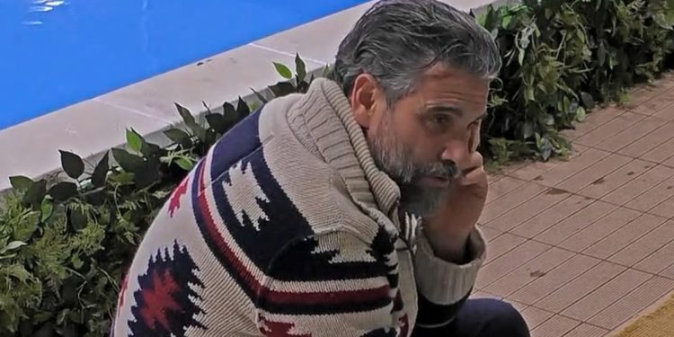 Attacco di panico al Grande Fratello, Luca Calvani spaventato (Screen Mediaset Infinity)