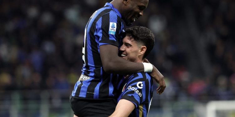 Alessandro Bastoni con Marcus Thuram, Inter (Ansa)