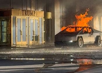 Tesla Cybertruck esploso a Las Vegas