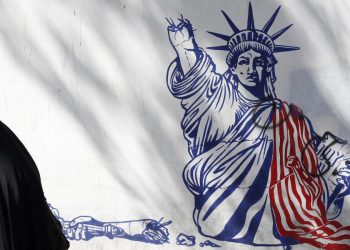 Murales anti-Usa a Teheran, Iran (Ansa)