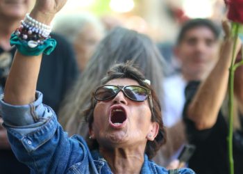 Manifestazione a Buenos Aires in ricordo di Jorge Lanata (Ansa)
