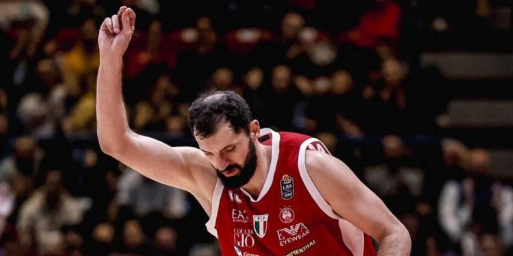 Nikola Mirotic con l'Olimpia Milano (da facebook.com/OlimpiaMilano1936)
