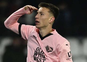 Kristoffer Lund con la maglia del Palermo (da facebook.com/palermofficial)