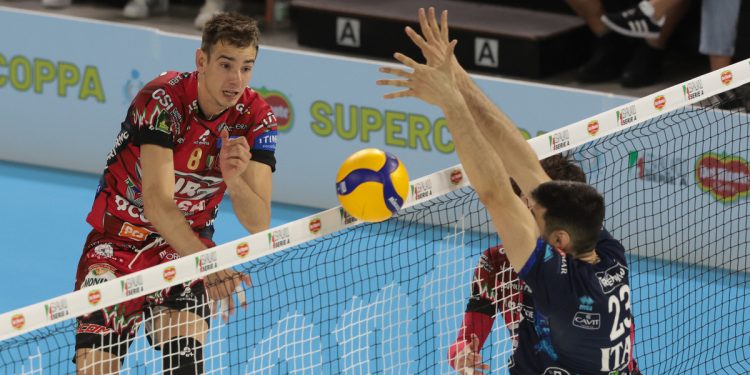 Un momento della finale di Supercoppa Perugia Trento (da legavolley.it)