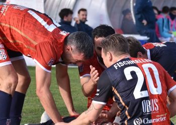 L'esultanza dei calciatori della Torres (da facebook.com/torressassaricalcio)