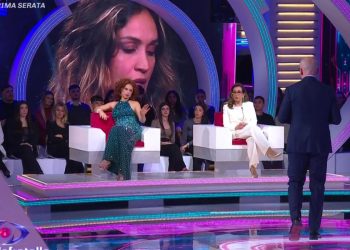 Beatrice Luzzi risponde a Helena Prestes al Grande Fratello