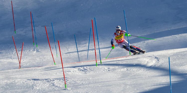 Henrik Kristoffersen impegnato in slalom (Foto ANSA)