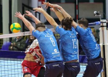 Il muro del Vero Volley Monza contro l'Olympiakos (da facebook.com/verovolley)