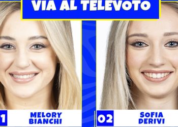 Velina bionda striscia la notizia