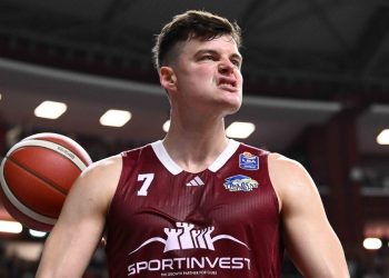 Amar Alibegovic con i Trapani Shark (da facebook.com/legabasketa)