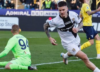 Parma's Dennis Man jubilates after scoring the goal during the Italian Serie A soccer match Parma Calcio vs SS Lazio at Ennio Tardini stadium in Parma, Italy, 1 December 2024. ANSA /ELISABETTA BARACCHI