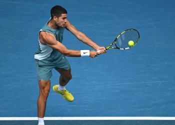 Carlos Alcaraz impegnato agli Australian Open 2025 (Foto ANSA)