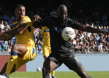 Romelu Lukaku contro Isak Hien in Napoli Atalanta (Foto ANSA)