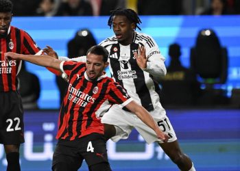 Samuel Mbangula e Ismael Bennacer in Juventus Milan di Supercoppa (Foto ANSA)
