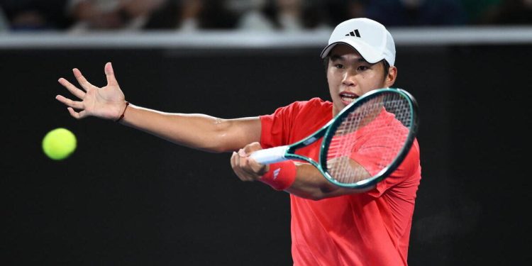 Learner Tien, numero 121 Atp, ha eliminato Daniil Medvedev (Foto ANSA)
