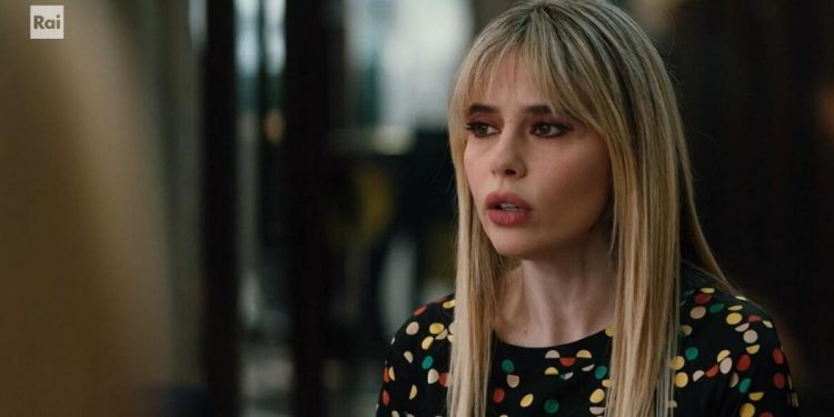 Mina Settembre 3 Titti (fonte foto screenshot)