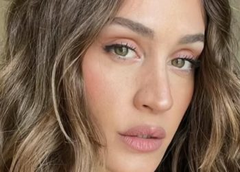 Helena Prestes cantante