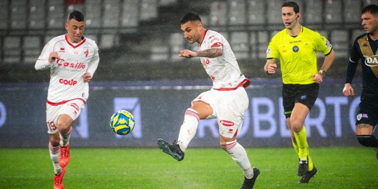 Il Bari in campo in Serie B (da facebook.com/sscalciobari)